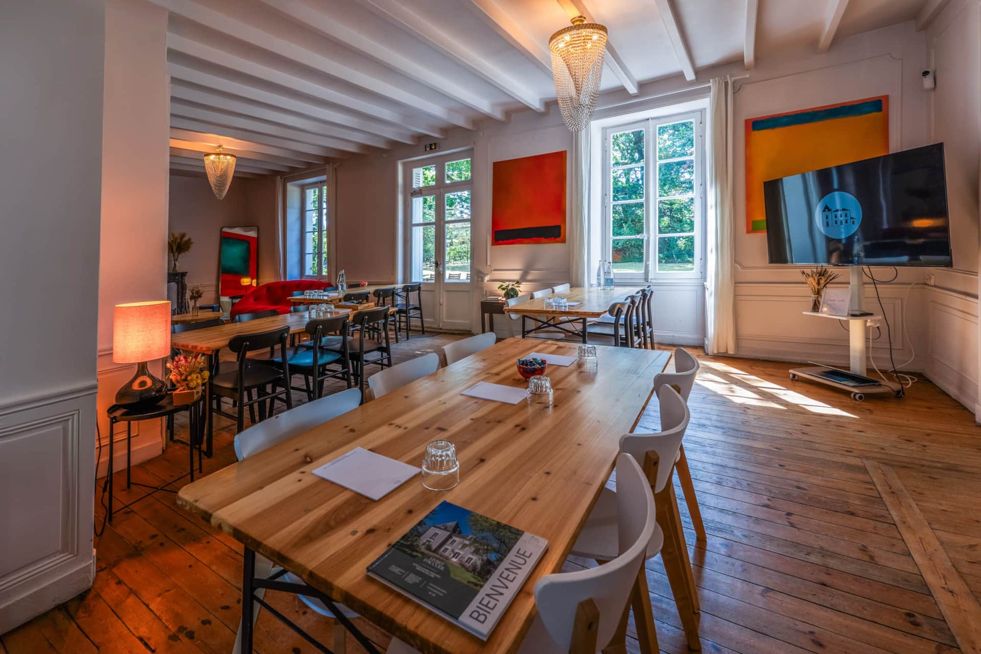 Uneed hosts its first indie hacker residency in a French manor